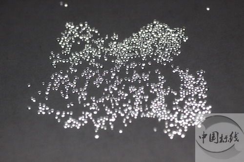 宜城金属表面处理厂喷砂玻璃微珠清理